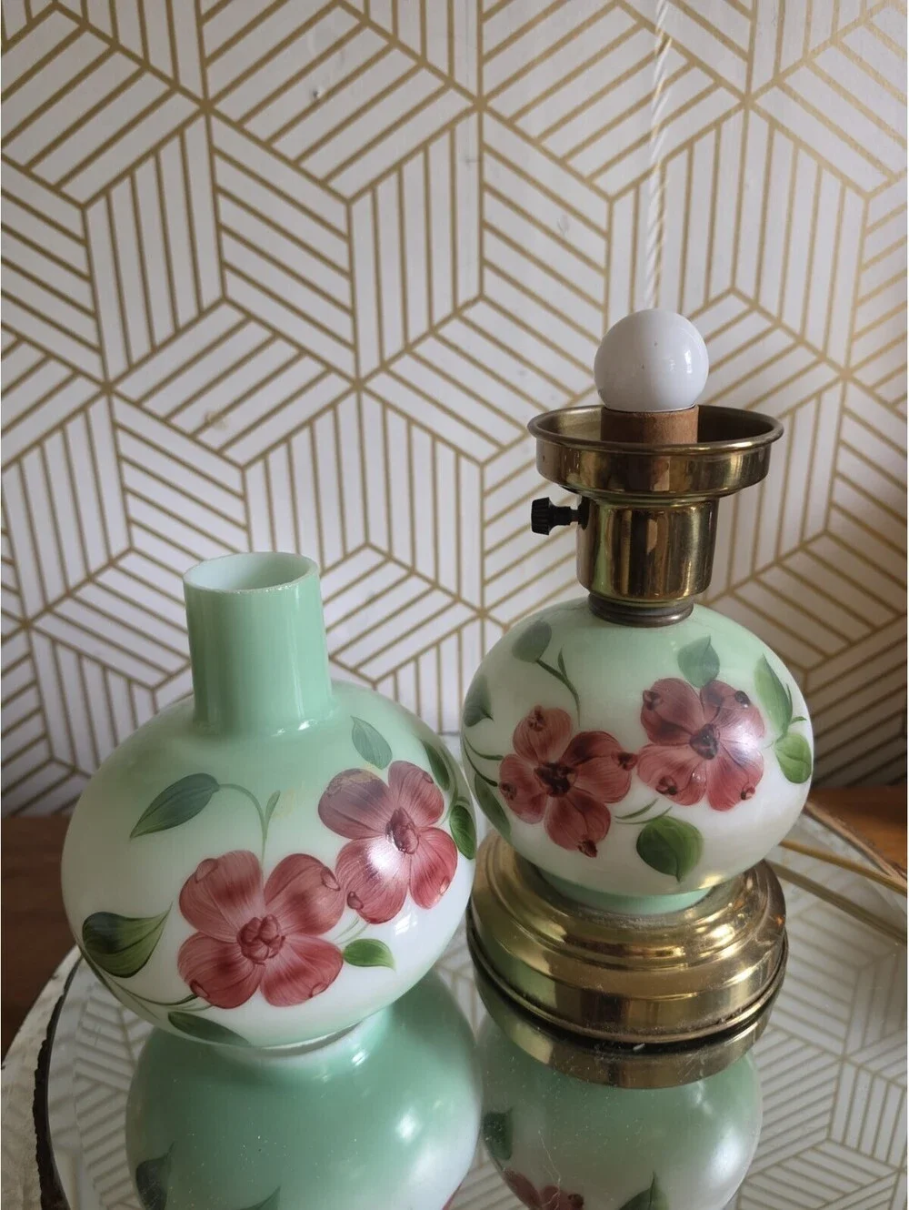 Vintage Handpainted Green Floral Glass Hurricane Parlor Accent Lamp 13